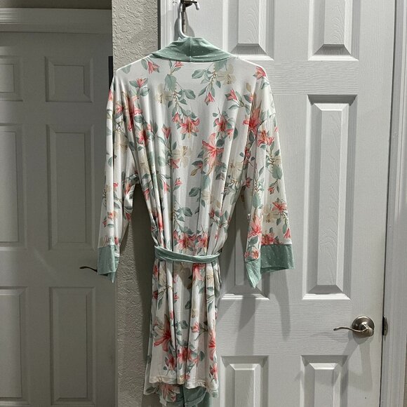 NWOT  Dressing Robe - Picture 2 of 5